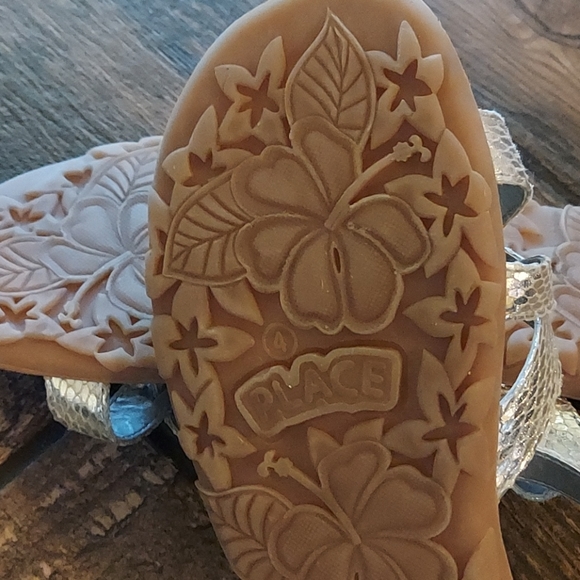 The Children's Place silver sandals - Picture 3 of 4